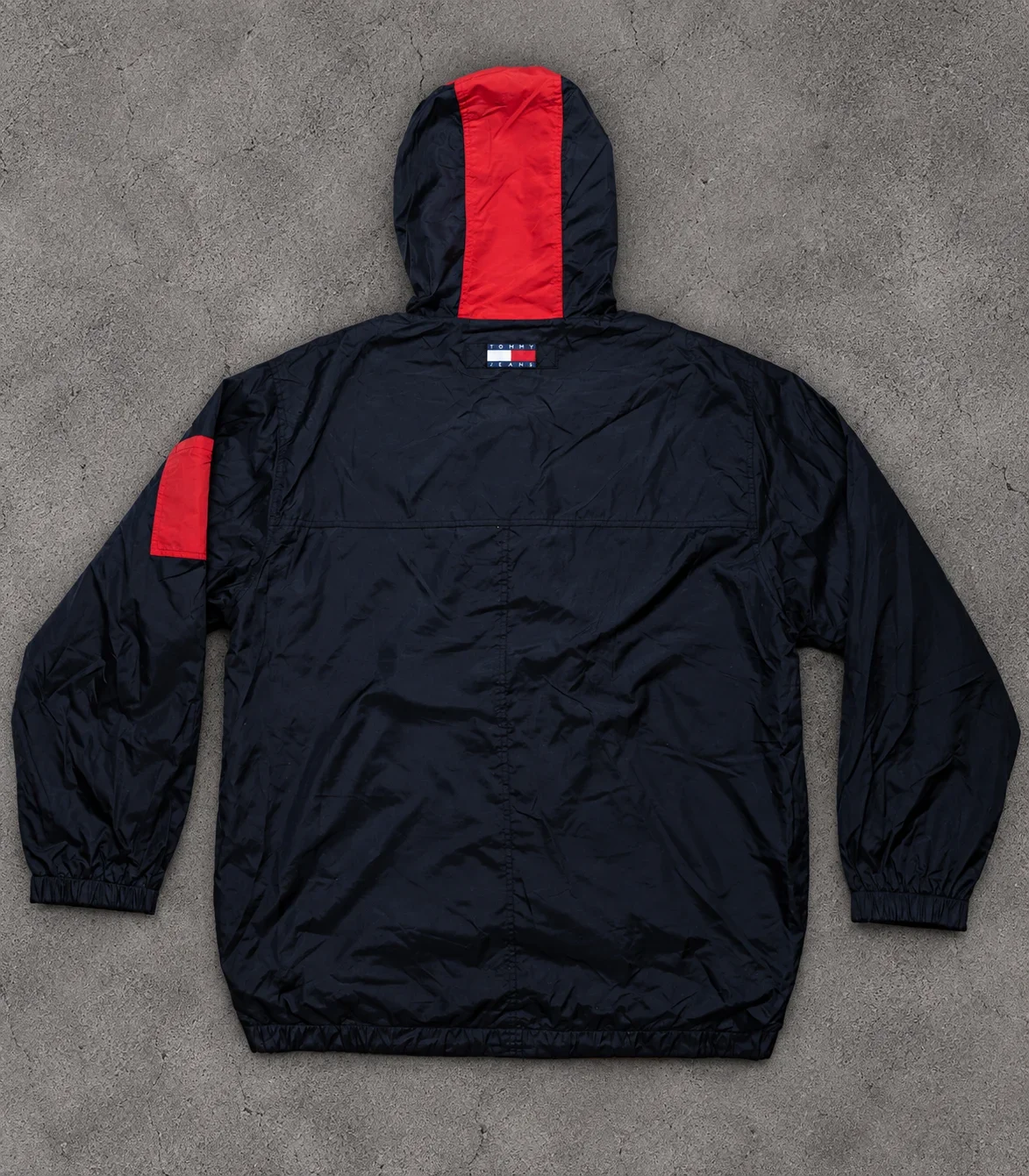 Tommy Jeans – 90s Anorak Windbreaker Navy & Red - Image 2