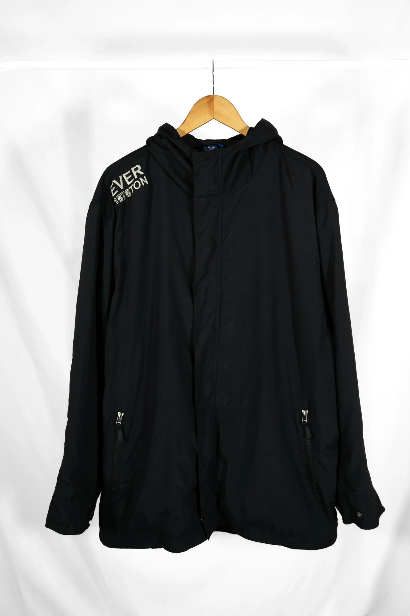 Everton Fashion – Black Hooded Jacket with 1878 Graphic - Image 9