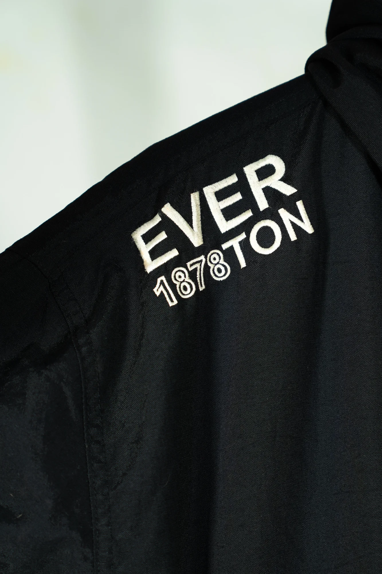 Everton Fashion – Black Hooded Jacket with 1878 Graphic - Image 5
