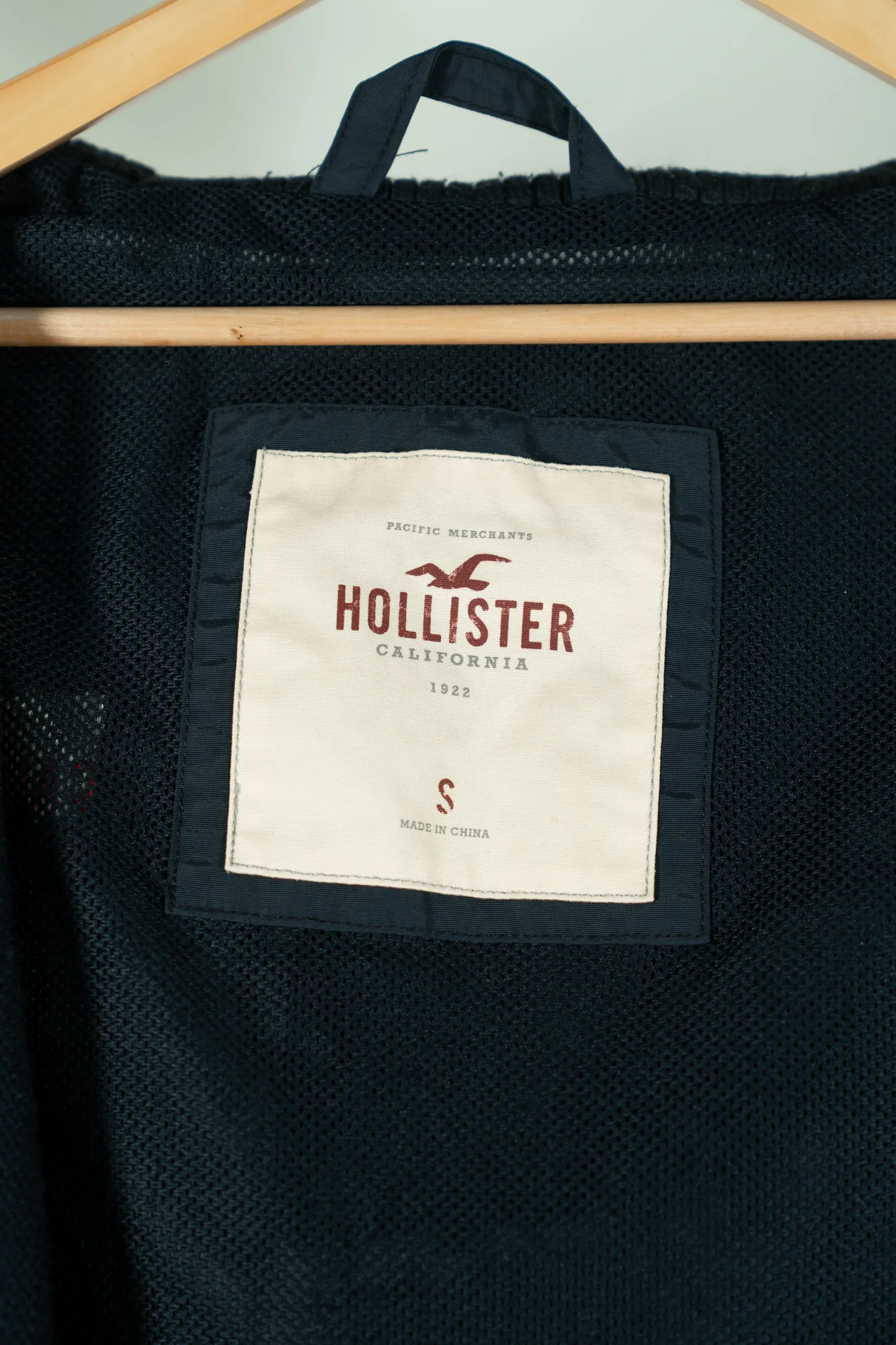 Hollister – Navy Hooded Winter Jacket - Image 3