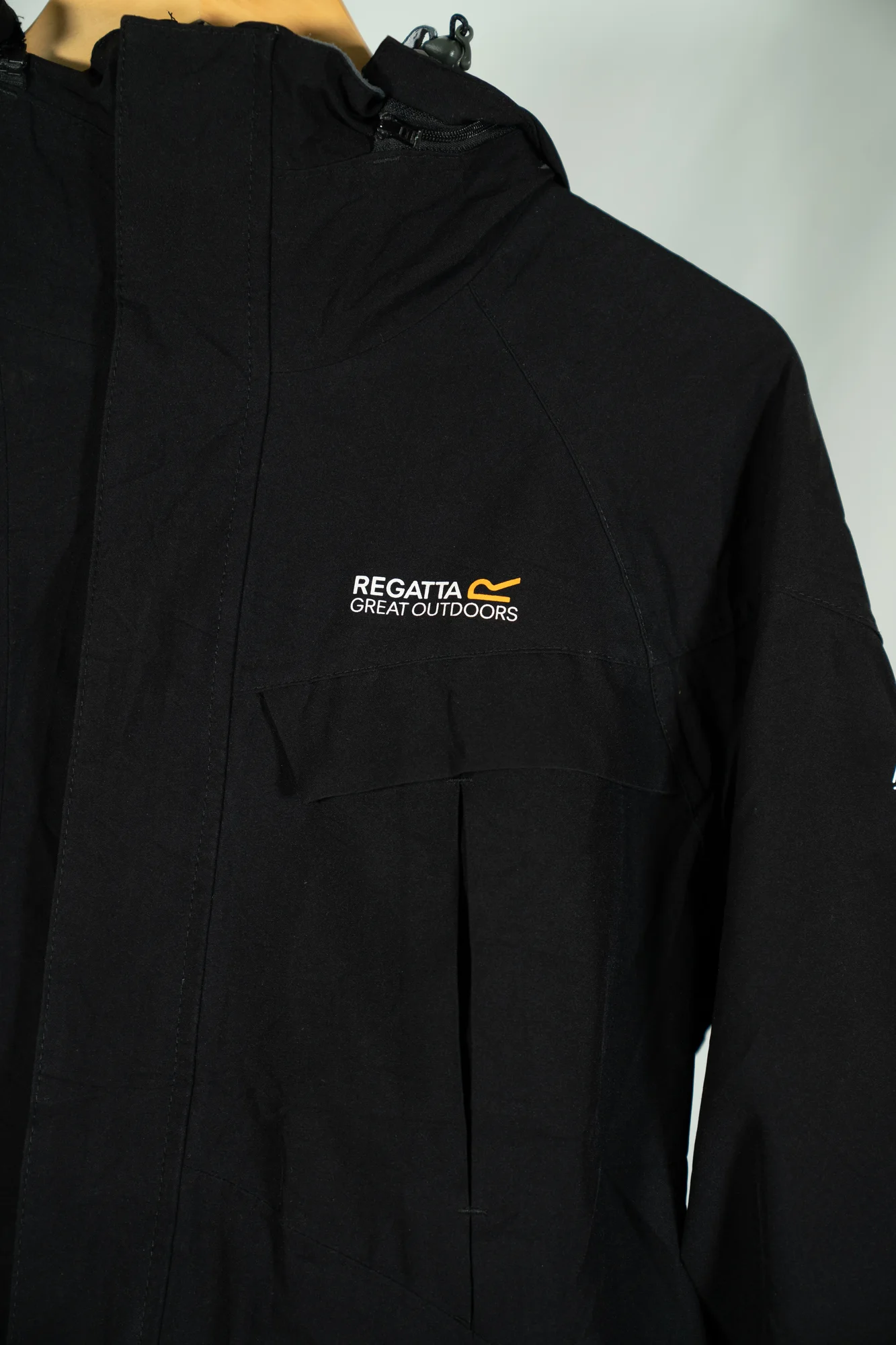 Regatta – Black ISOTEX 5000 Waterproof Hooded Jacket - Image 8