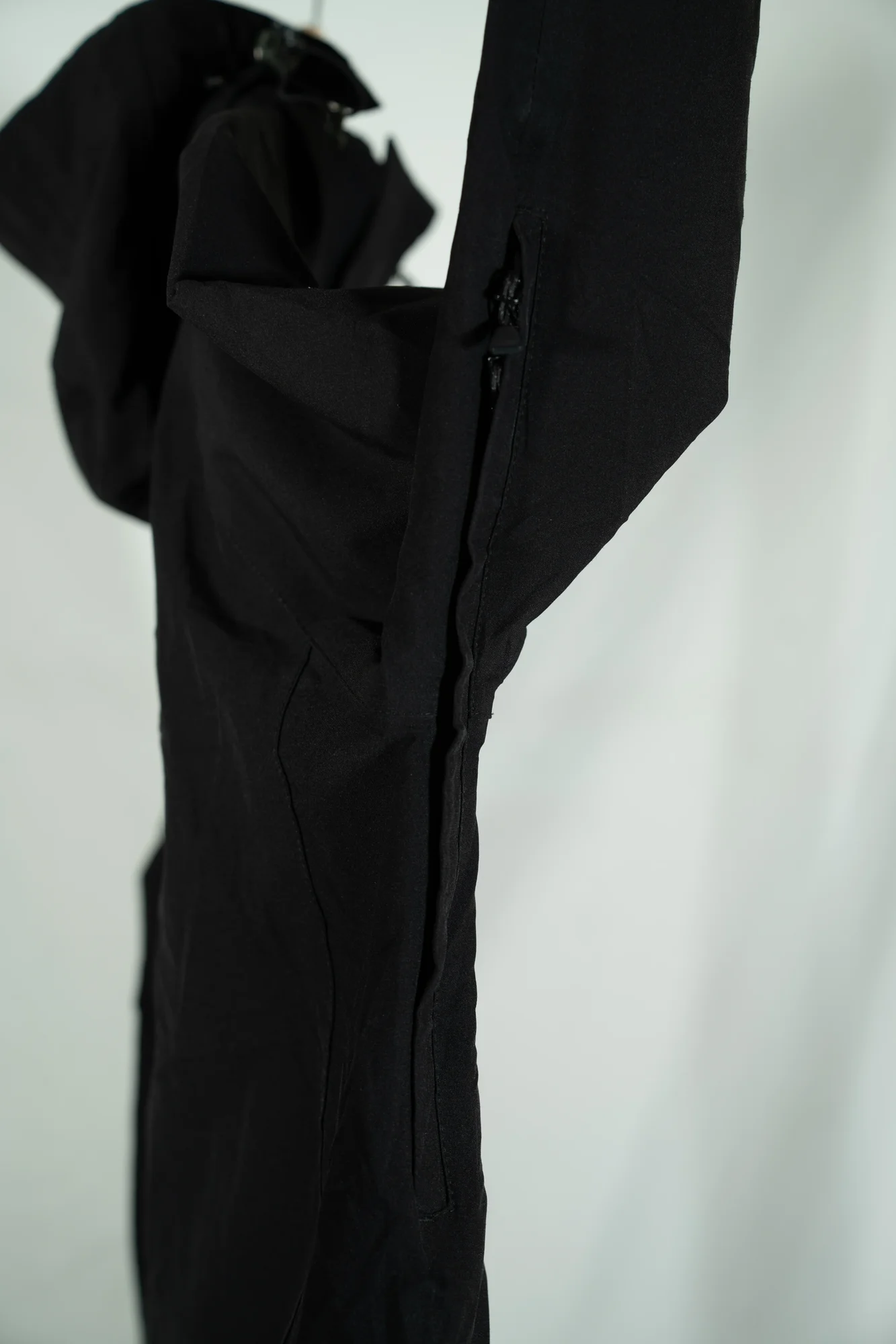 Regatta – Black ISOTEX 5000 Waterproof Hooded Jacket - Image 6