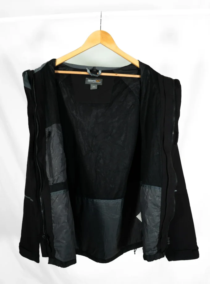 Regatta – Black ISOTEX 5000 Waterproof Hooded Jacket