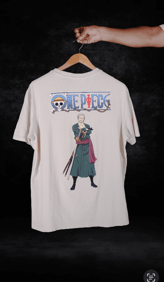 Bershka - One Piece Roronoa Zoro Graphic T-Shirt – Off White