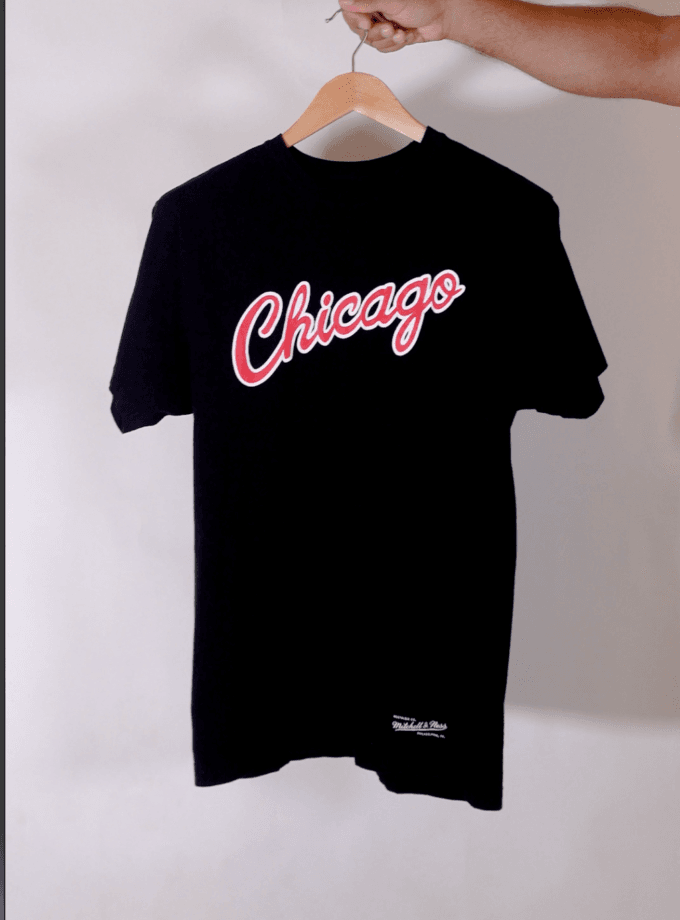 Mitchell & Ness Chicago Script T-Shirt – Black
