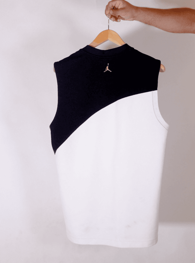 Jordan Sleeveless Graphic Tank Top – Black & White