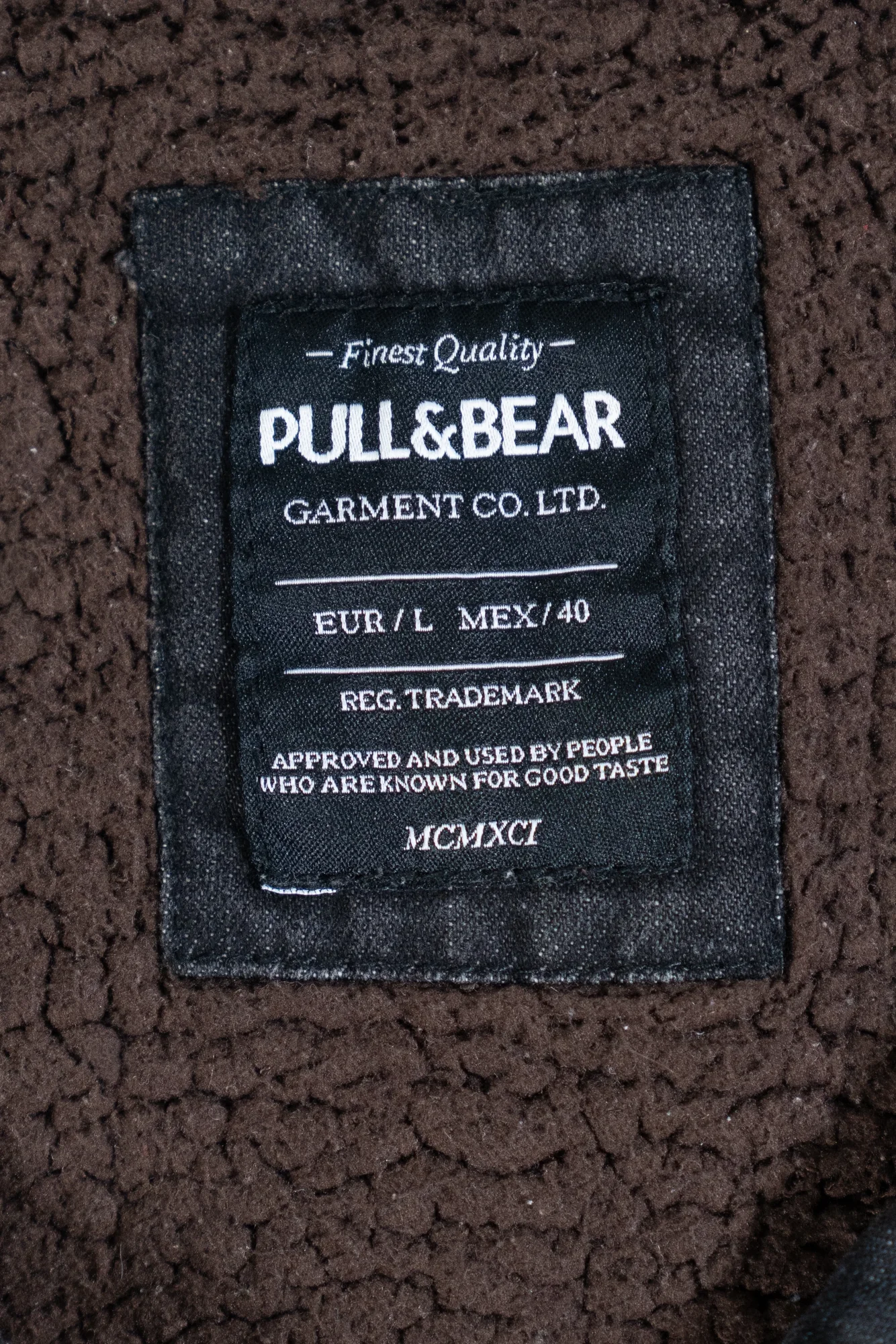 Pull&Bear – Black Denim Jacket with Sherpa Collar - Image 2